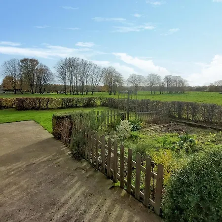 بيت للعطل Charmante Longere En Campagne La Neuville-aux-Joutes