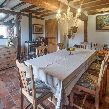 Casa de Férias Charmante Longere En Campagne La Neuville-aux-Joutes